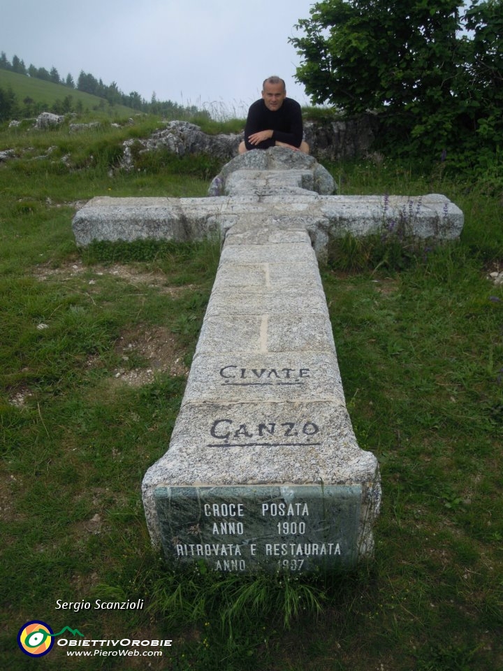 25 Santo.jpg